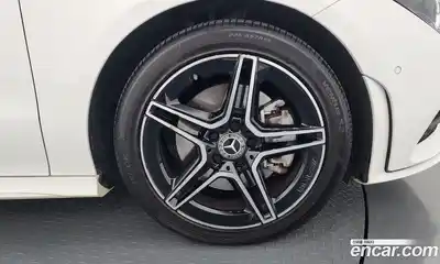 Mercedes-Benz CLA-Class 2023 2.0 Автомат в Москве № 541554, миниатюра 4