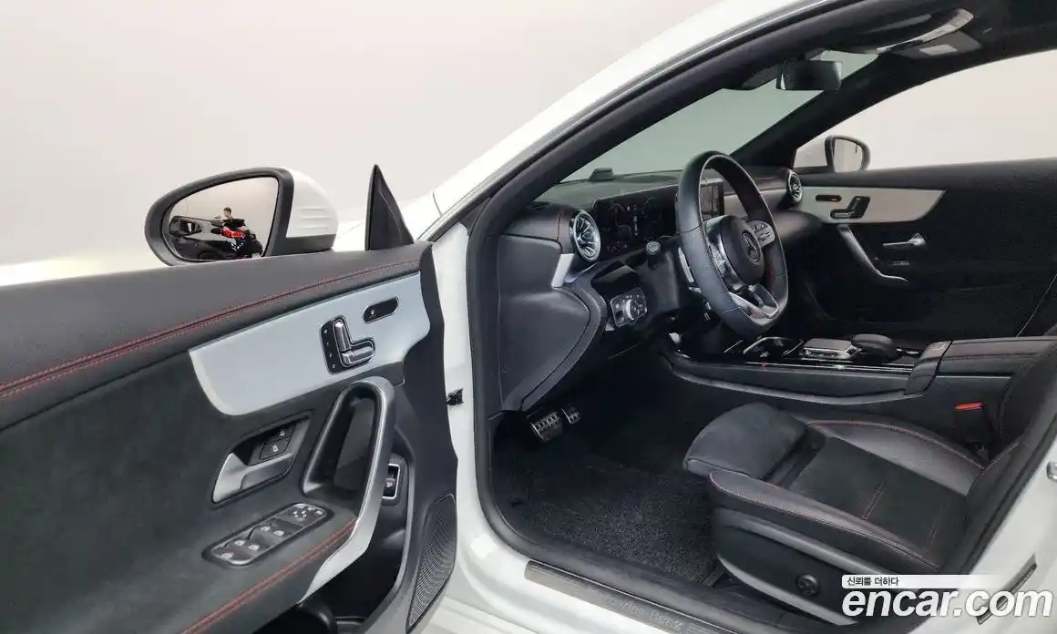 Mercedes-Benz CLA-Class 2023 2.0 Автомат в Москве № 541554, фото 9