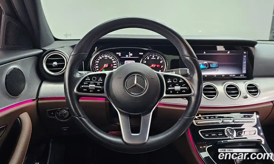 Mercedes-Benz E-Class 2019 2.0 Автомат в Москве № 541994, фото 16