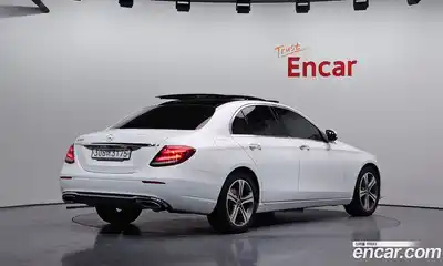 Mercedes-Benz E-Class 2019 2.0 Автомат в Москве № 541994, миниатюра 2