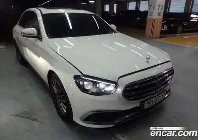 Mercedes-Benz E-Class 2023 2.0 Автомат в Москве № 542016, миниатюра 2