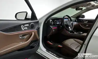 Mercedes-Benz E-Class 2017 2.0 Автомат в Москве № 543514, миниатюра 11