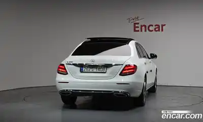 Mercedes-Benz E-Class 2017 2.0 Автомат в Москве № 543514, миниатюра 4