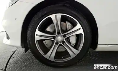 Mercedes-Benz E-Class 2017 2.0 Автомат в Москве № 543514, миниатюра 5