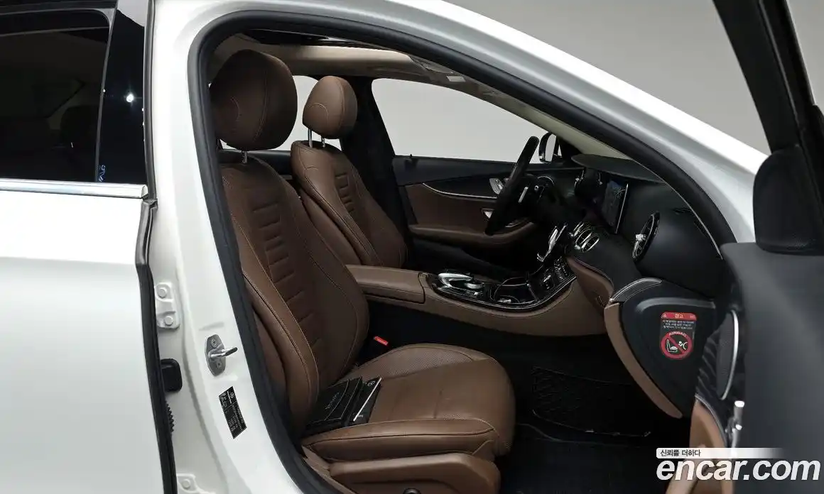 Mercedes-Benz E-Class 2017 2.0 Автомат в Москве № 543514, фото 10