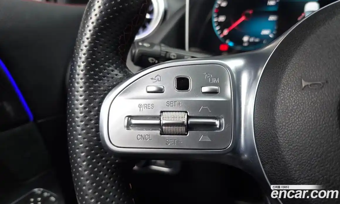 Mercedes-Benz GLA-Class 2020 2.0 Автомат в Москве № 543518, фото 17