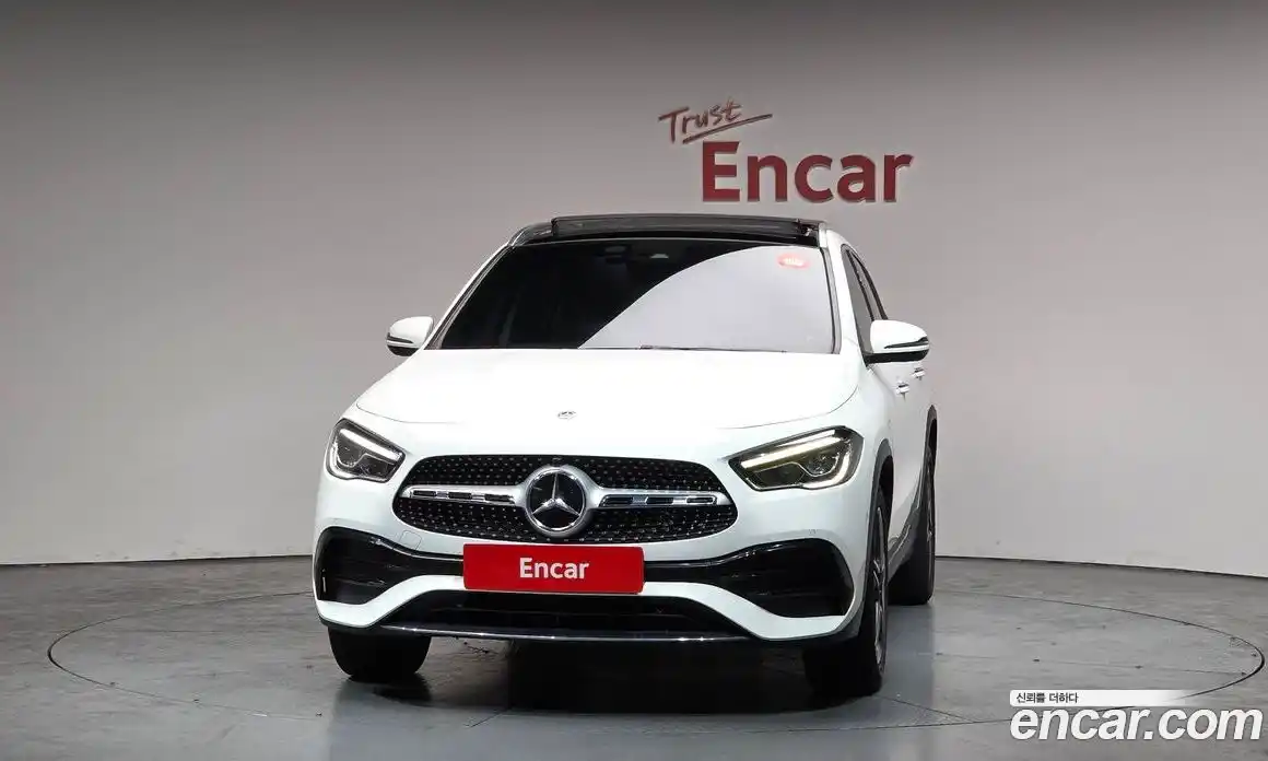 Mercedes-Benz GLA-Class 2020 2.0 Автомат в Москве № 543518, фото 3