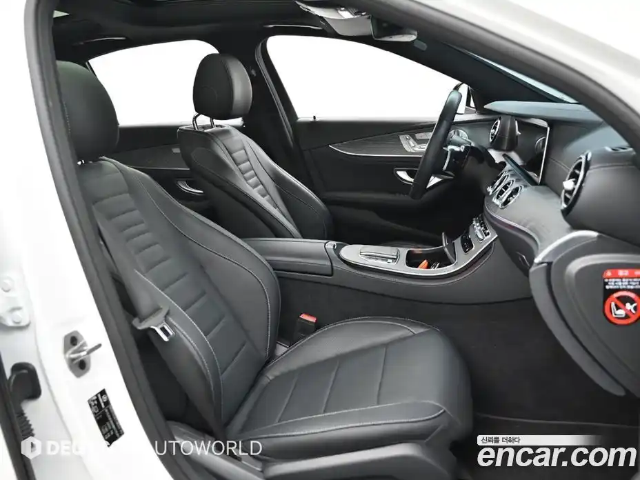 Mercedes-Benz E-Class 2022 2.0 Автомат в Москве № 543583, фото 10