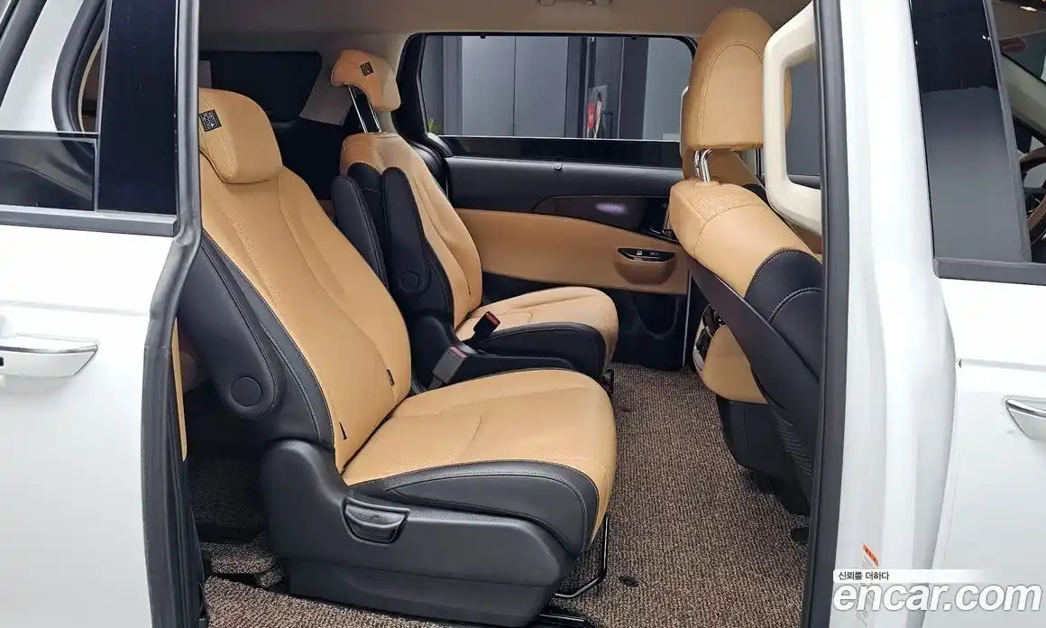 Kia Canival 2023 3.5 Автомат в Москве № 54558, фото 11