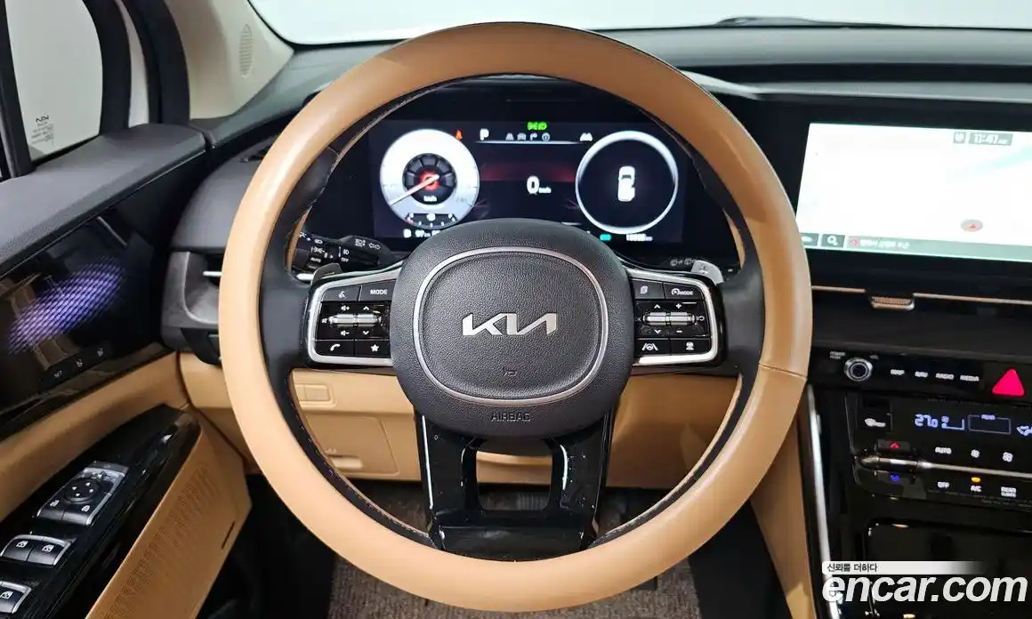Kia Canival 2023 3.5 Автомат в Москве № 54558, фото 14