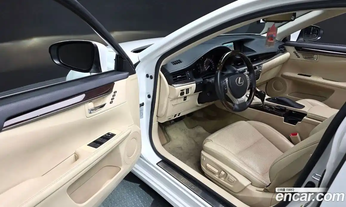 Lexus ES 2013 3.5 Автомат в Москве № 547047, фото 11