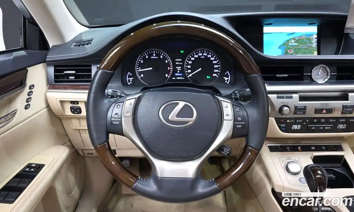 Lexus ES 2013 3.5 Автомат в Москве № 547047, фото 13