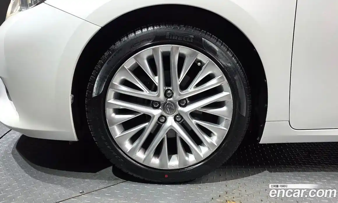 Lexus ES 2013 3.5 Автомат в Москве № 547047, фото 5