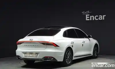 Hyundai Grandeur 2023 2.5 Автомат в Москве № 7303, миниатюра 2