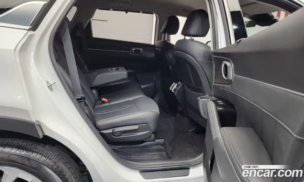 Kia Sorento 2023 2.5 Автомат в Москве № 73699, фото 8