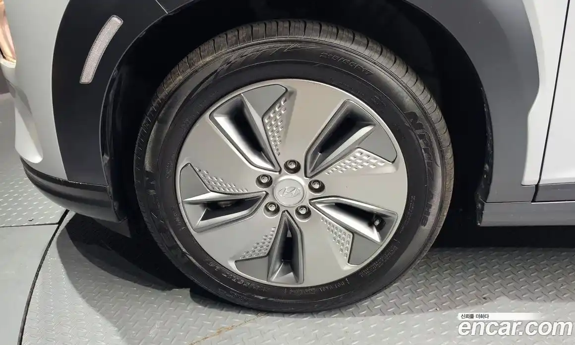 Hyundai Kona 2020 0.2 Автомат в Москве № 8127, фото 5