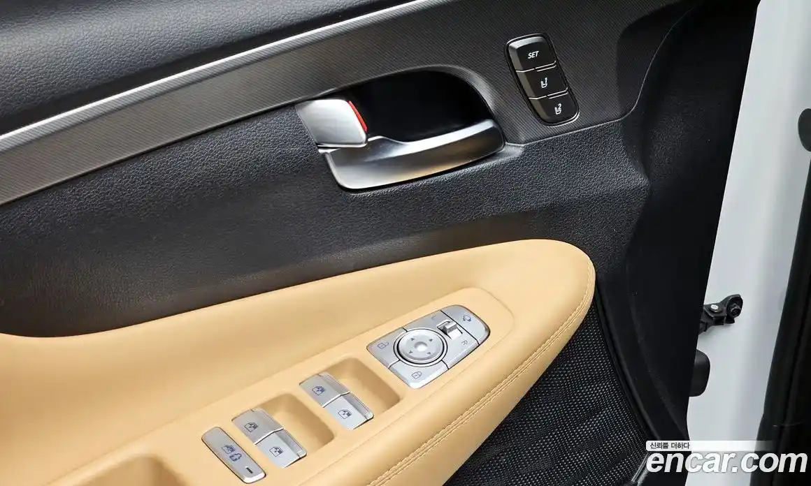 Hyundai Santa Fe 2023 2.5 Автомат в Москве № 110853, фото 18