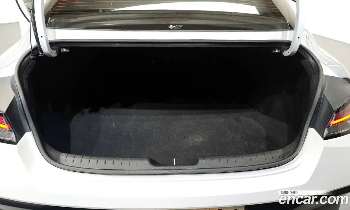 Hyundai Avante 2024 1.6 Автомат в Москве № 111427, фото 19