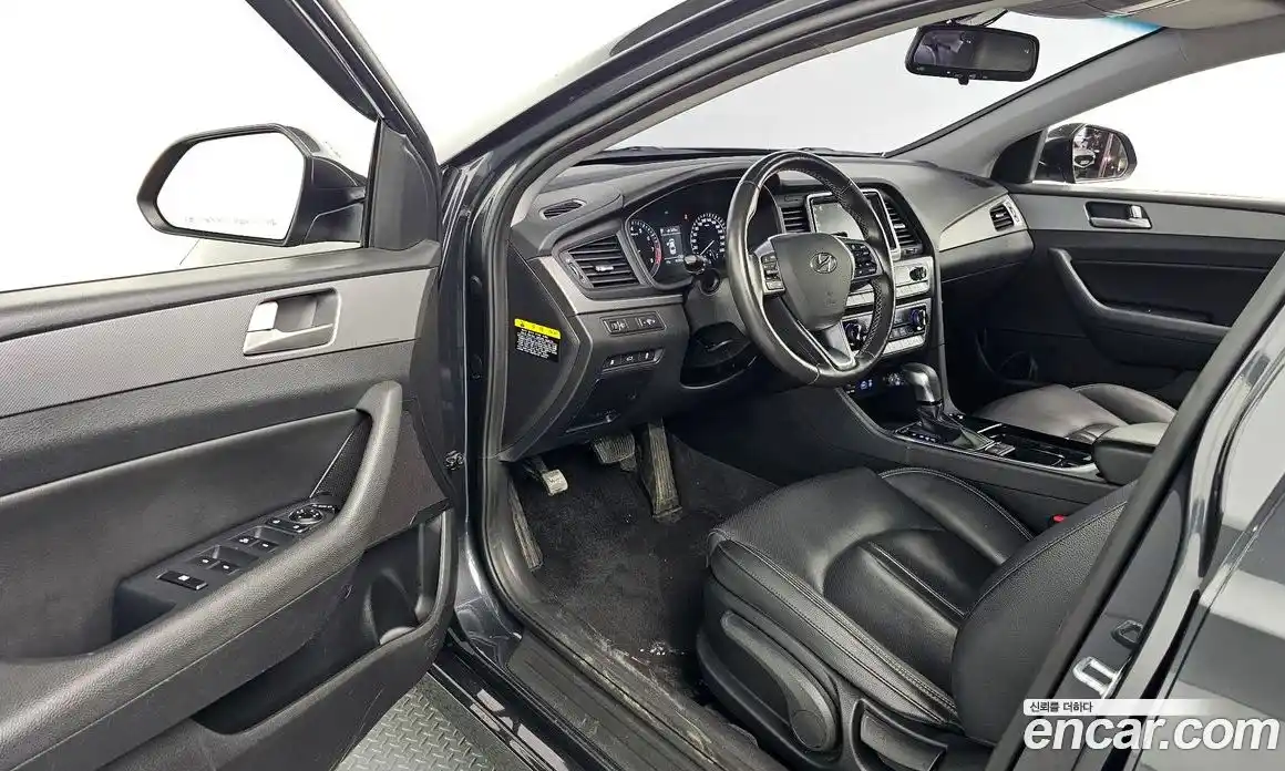 Hyundai Sonata 2019 2.0 Автомат в Москве № 113164, фото 4