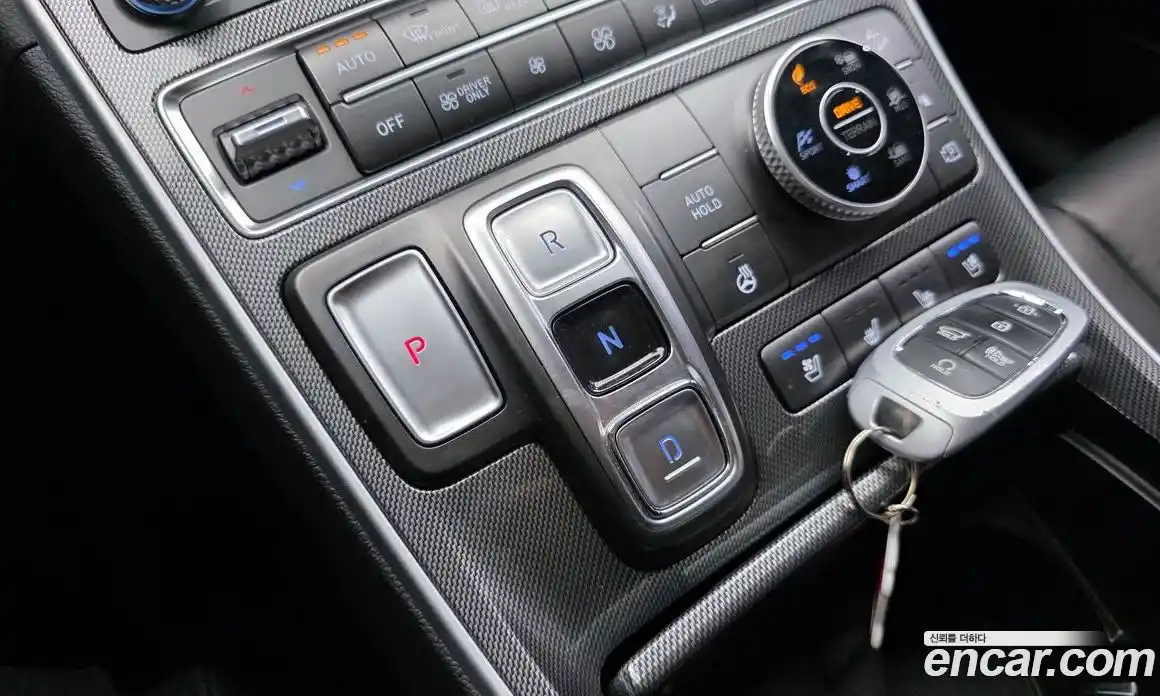 Hyundai Santa Fe 2022 1.6 Автомат в Москве № 115790, фото 9