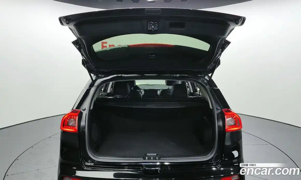 Kia Niro 2021 0.2 Автомат в Москве № 120249, фото 20