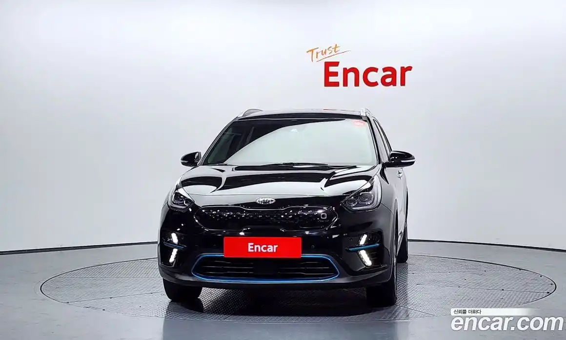 Kia Niro 2021 0.2 Автомат в Москве № 120249, фото 3