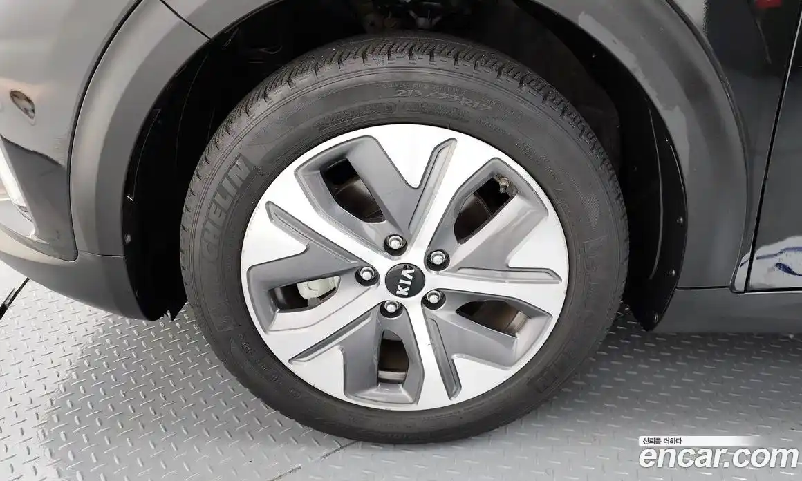 Kia Niro 2021 0.2 Автомат в Москве № 120249, фото 5