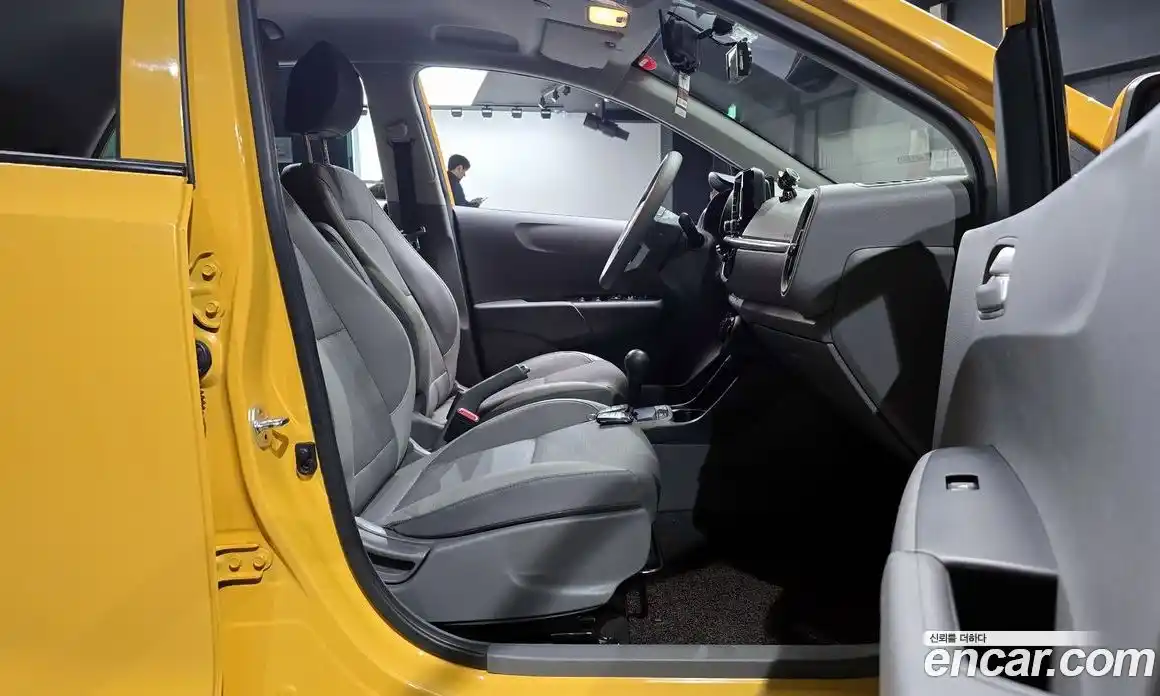 Kia Morning 2021 1.0 Автомат в Москве № 120597, фото 4