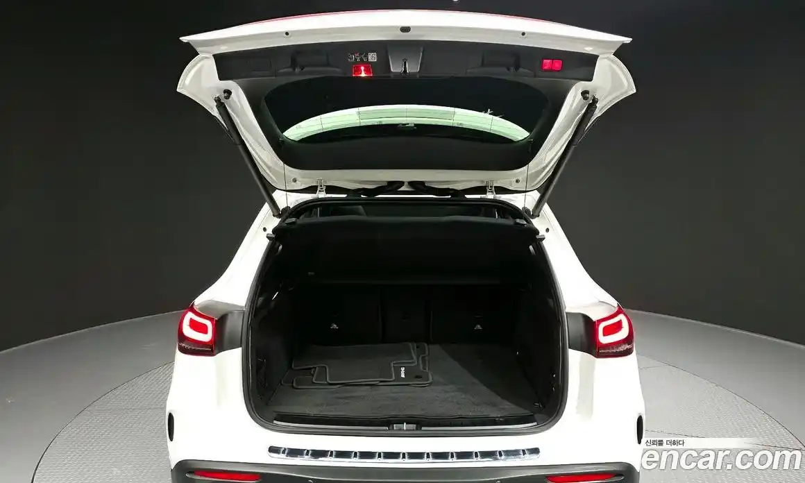 Mercedes-Benz EQA 2022 0.2 Автомат в Москве № 137957, фото 20