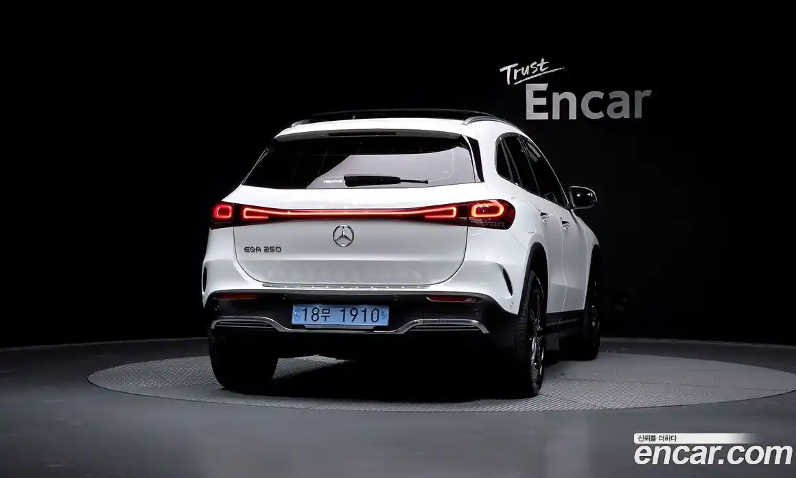 Mercedes-Benz EQA 2022 0.2 Автомат в Москве № 137957, фото 4