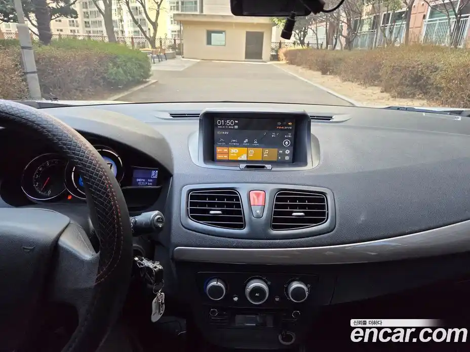 Renault SM3 2015 1.6 Автомат в Москве № 144607, фото 14