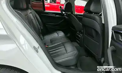 BMW 5-Series 2019 2.0 Автомат в Москве № 158998, миниатюра 2