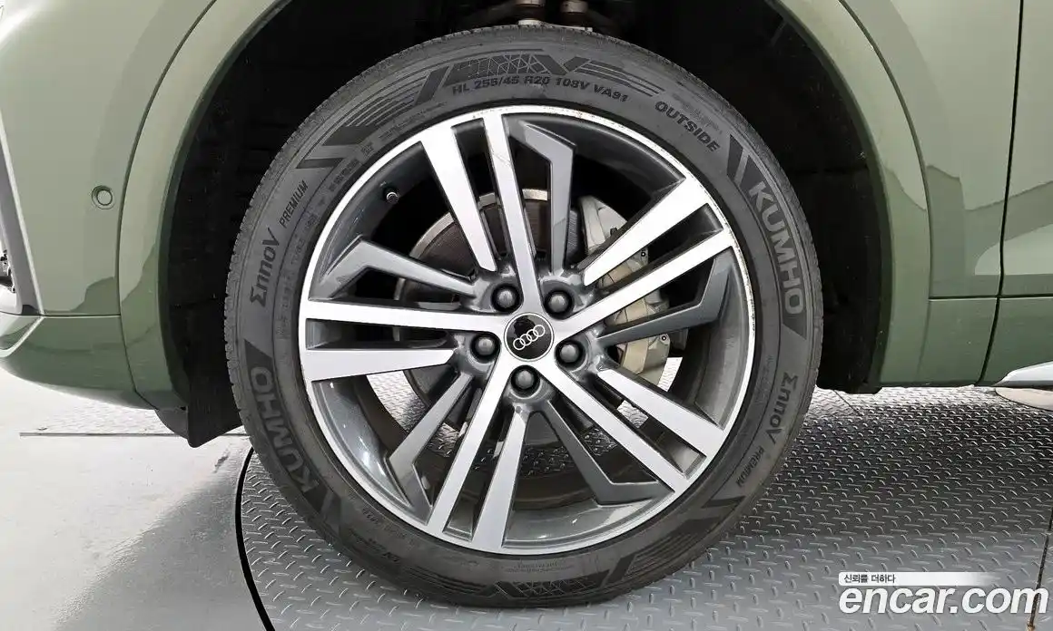 Audi Q5 2023 2.0 Автомат в Москве № 162870, фото 5