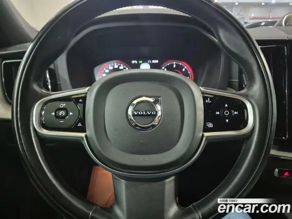 Volvo XC60 2020 2.0 Автомат в Москве № 164834, фото 14