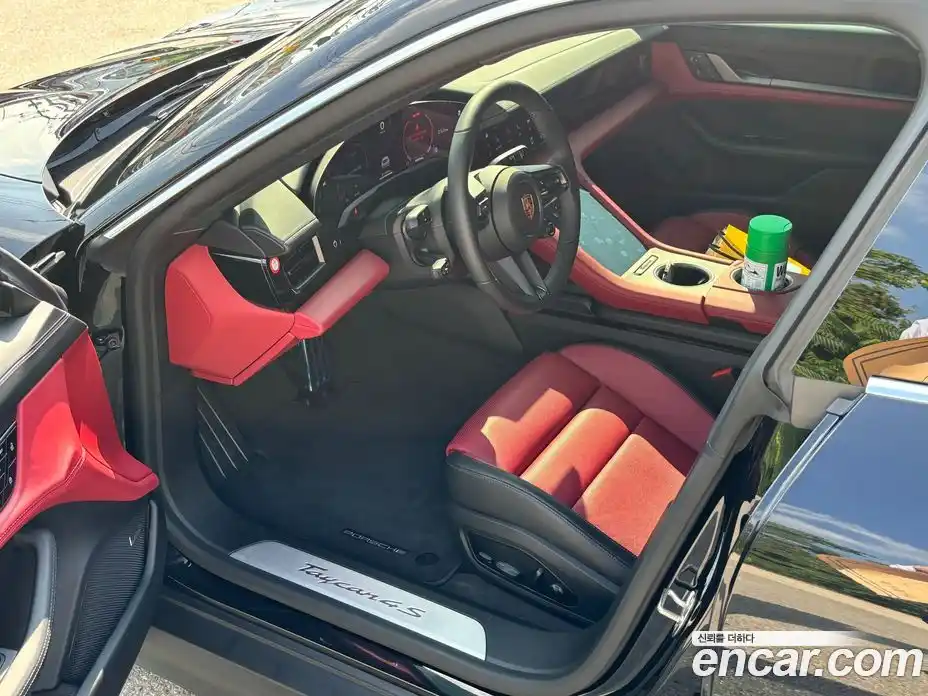 Porsche Taycan 2025 1.0 Автомат в Москве № 164895, фото 12