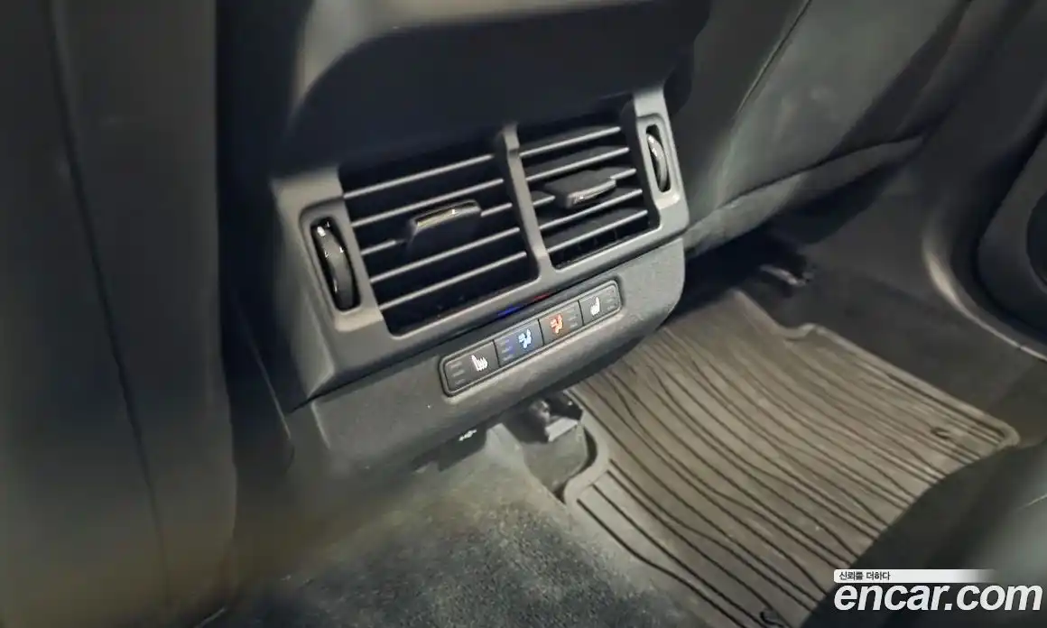 Land Rover Range-Rover Evoque 2025 2.0 Автомат в Москве № 166024, фото 15