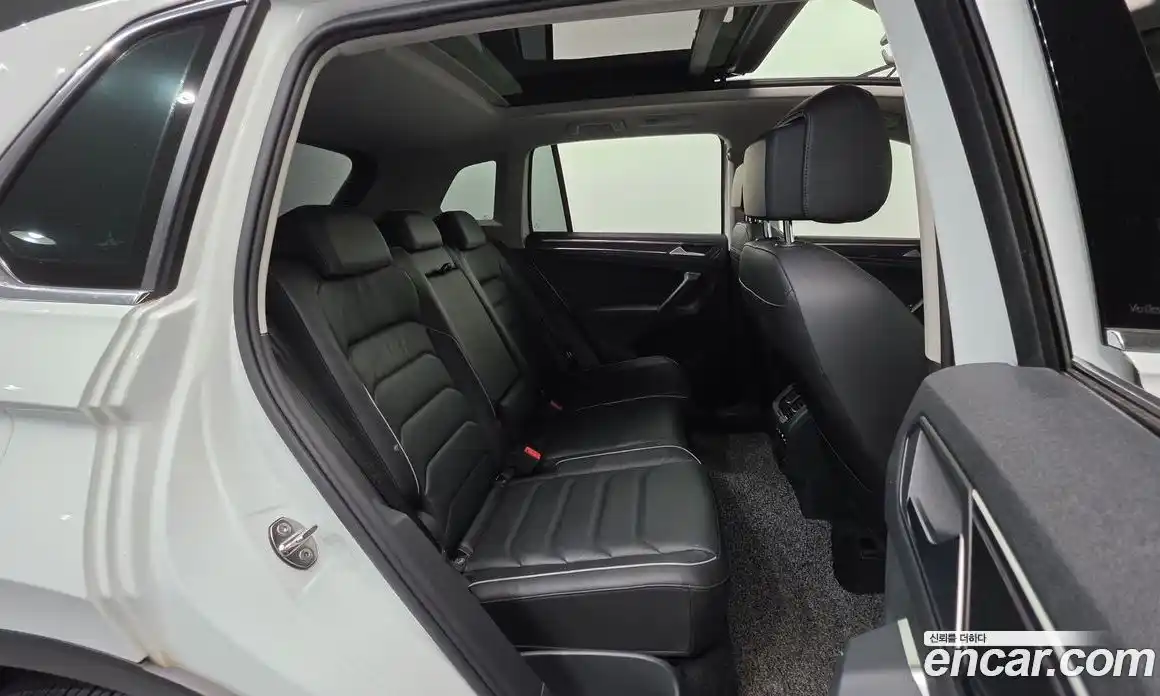 Volkswagen Tiguan 2022 2.0 Автомат в Москве № 168702, фото 18