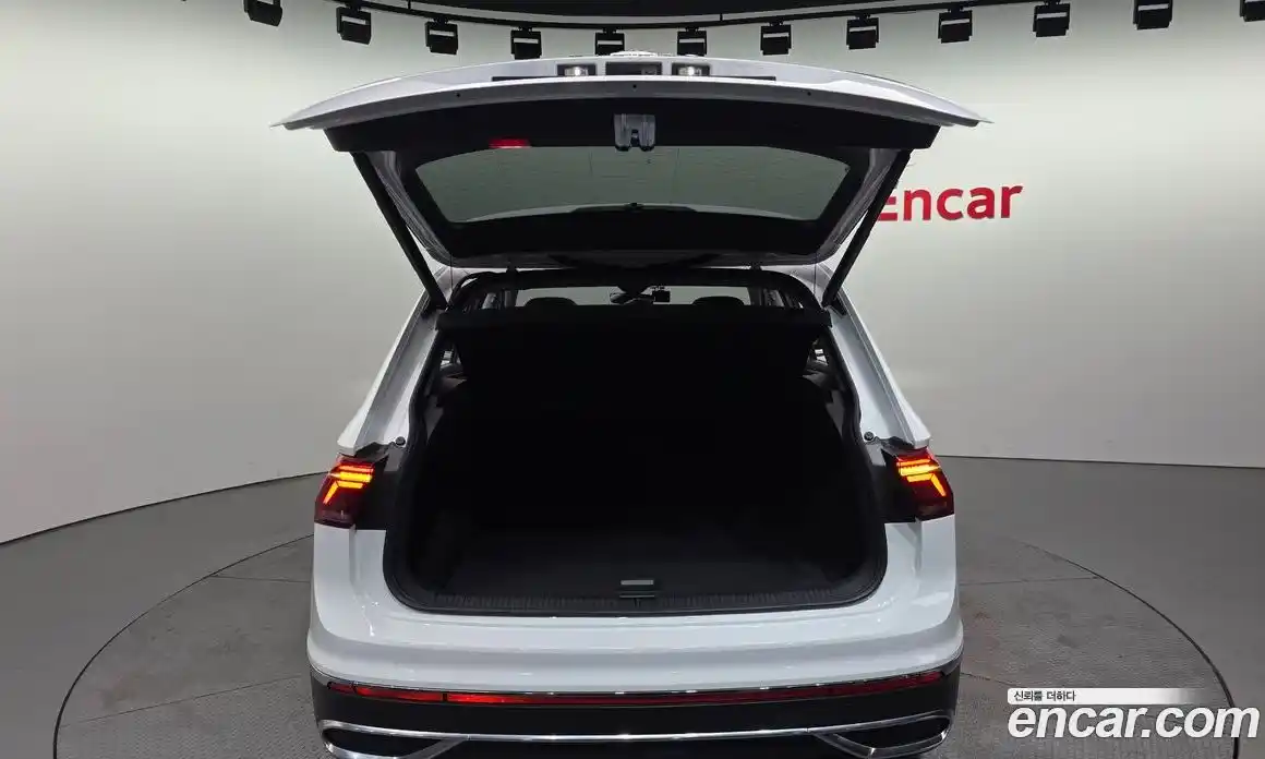 Volkswagen Tiguan 2022 2.0 Автомат в Москве № 168702, фото 20