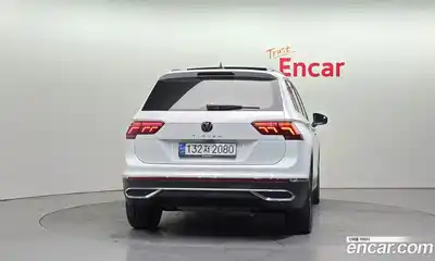 Volkswagen Tiguan 2022 2.0 Автомат в Москве № 168702, миниатюра 4