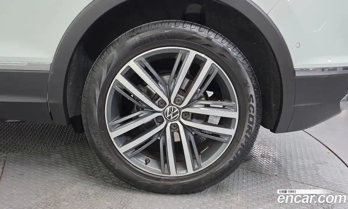 Volkswagen Tiguan 2022 2.0 Автомат в Москве № 168702, фото 5