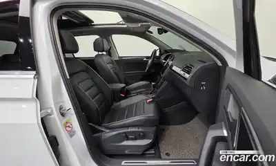 Volkswagen Tiguan 2022 2.0 Автомат в Москве № 168702, миниатюра 10