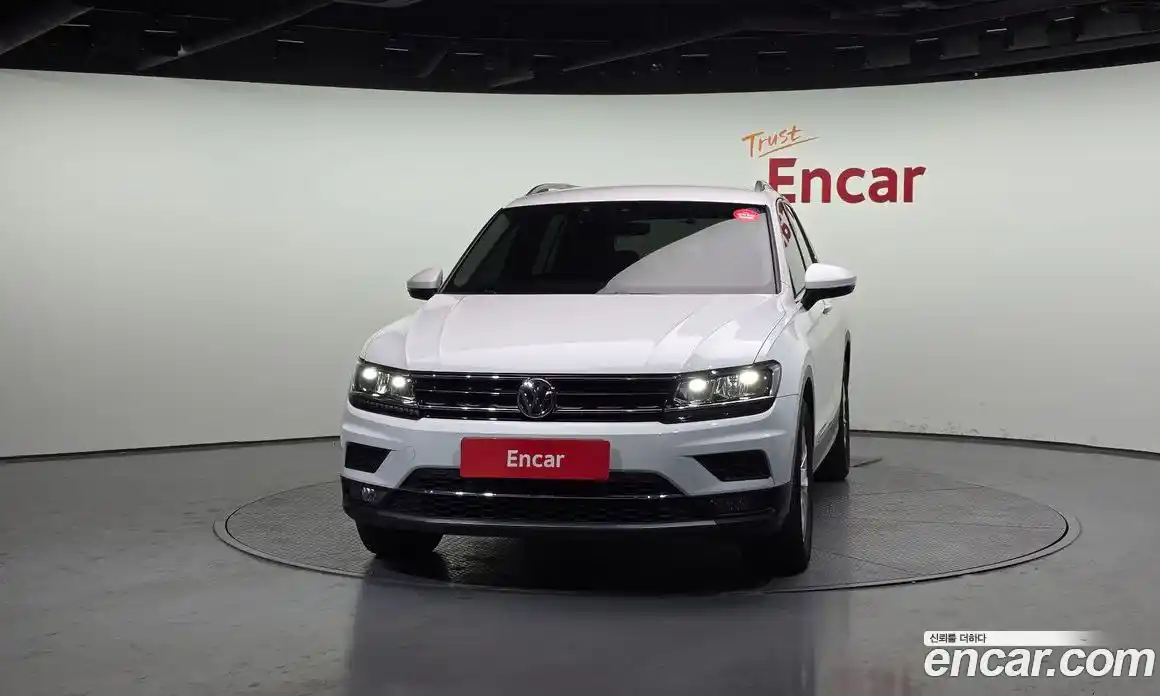 Volkswagen Tiguan 2020 2.0 Автомат в Москве № 168880, фото 12