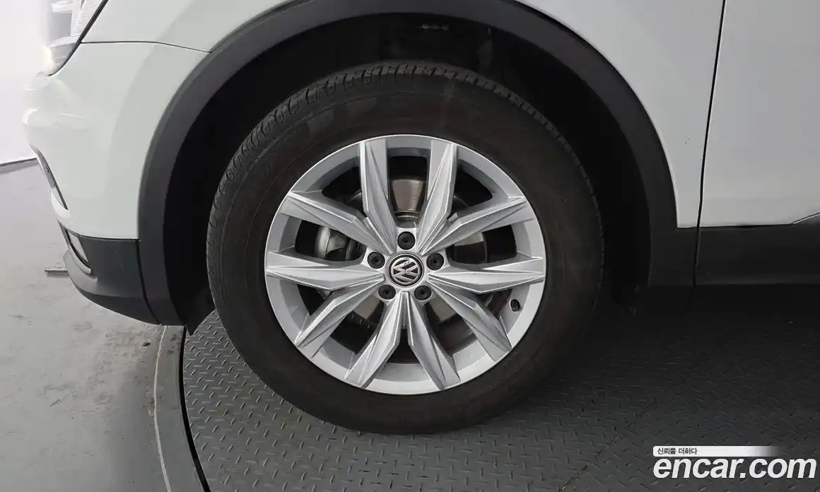 Volkswagen Tiguan 2020 2.0 Автомат в Москве № 168880, фото 19