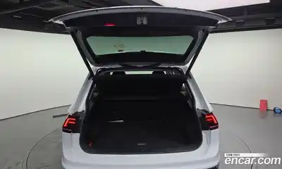 Volkswagen Tiguan 2020 2.0 Автомат в Москве № 168880, миниатюра 6