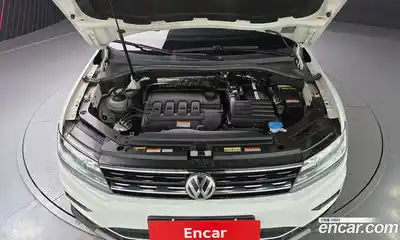 Volkswagen Tiguan 2020 2.0 Автомат в Москве № 168880, миниатюра 8