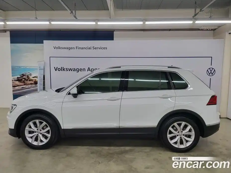 Volkswagen Tiguan 2020 2.0 Автомат в Москве № 169276, фото 17