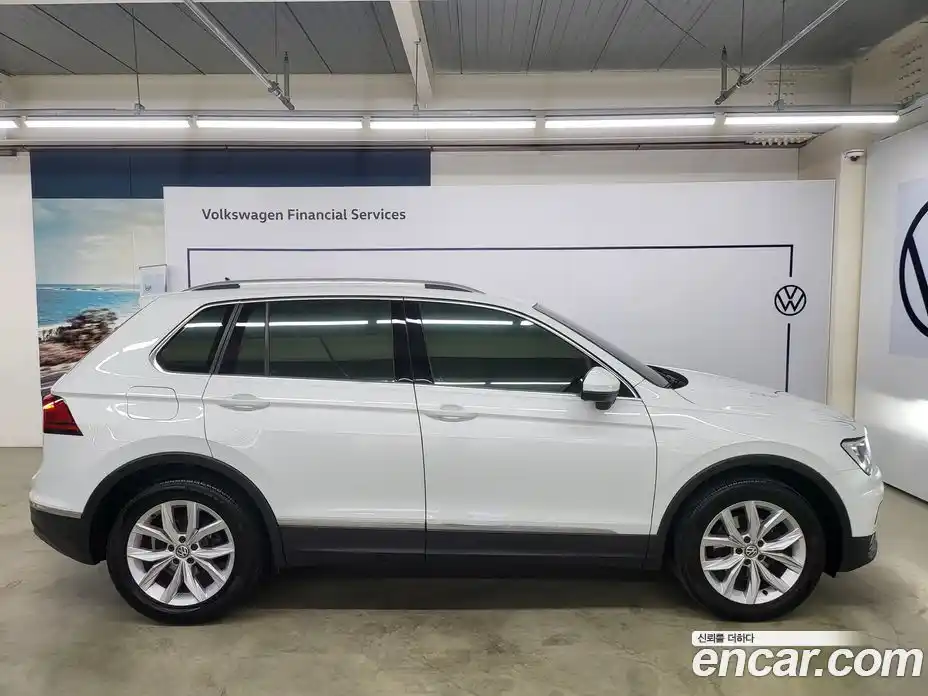 Volkswagen Tiguan 2020 2.0 Автомат в Москве № 169276, фото 18