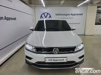 Volkswagen Tiguan 2020 2.0 Автомат в Москве № 169276, миниатюра 3