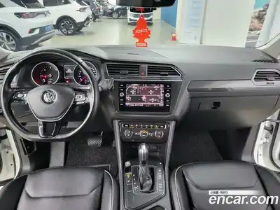 Volkswagen Tiguan 2020 2.0 Автомат в Москве № 169276, миниатюра 7