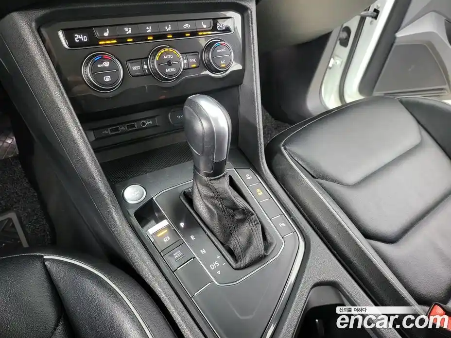 Volkswagen Tiguan 2020 2.0 Автомат в Москве № 169276, фото 9